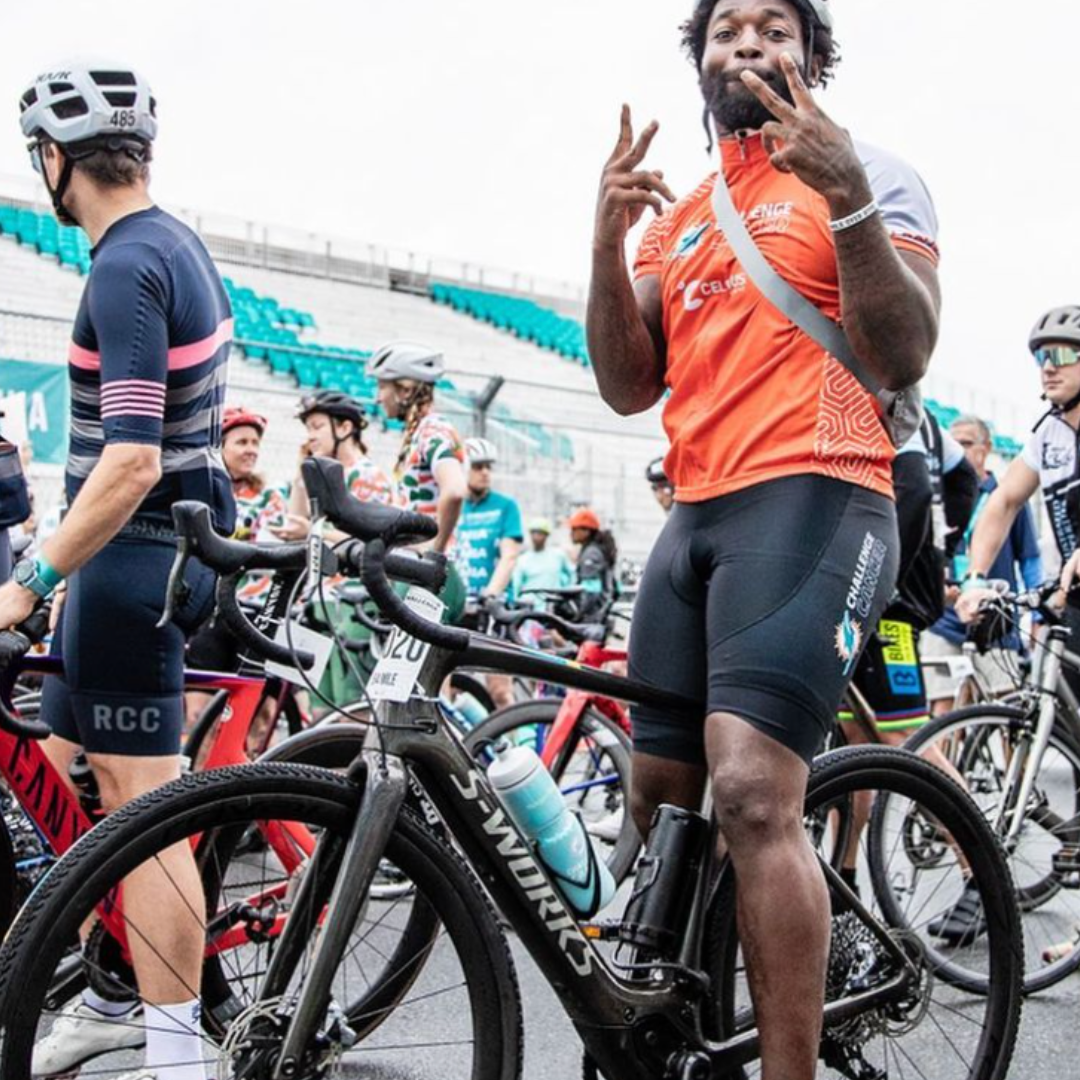 David Lamont Long Jr. (David Long Jr) an American football linebacker for the Miami Dolphins of the NFL riding a Specialized Turbo Creo during the 2024 Dolphin’s Challenge Cancer. He is completing the DCC’s 54 Mile Zach Thomas Ride.