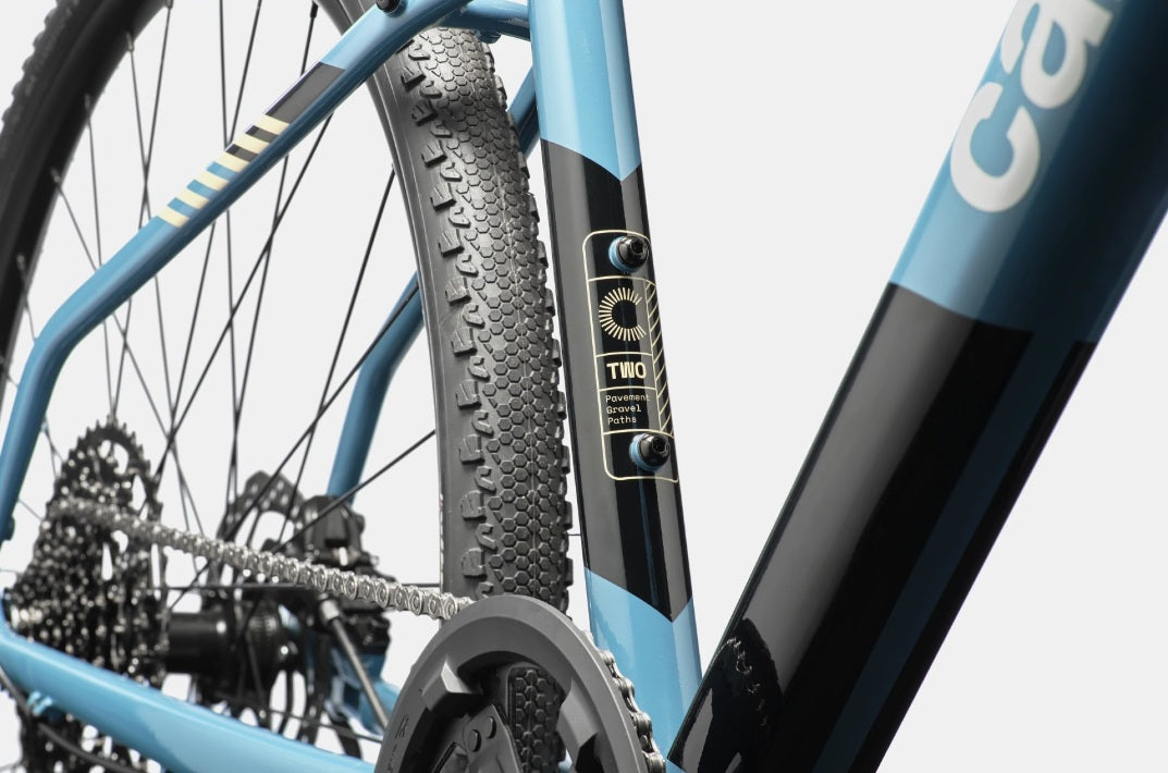 Cannondale Quick CX 2 Shimano Cues 10 Speed Disc Hybrid Bike