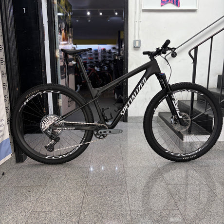 Specialized Epic World Cup Carbon Expert Full Suspension Mountain Bike