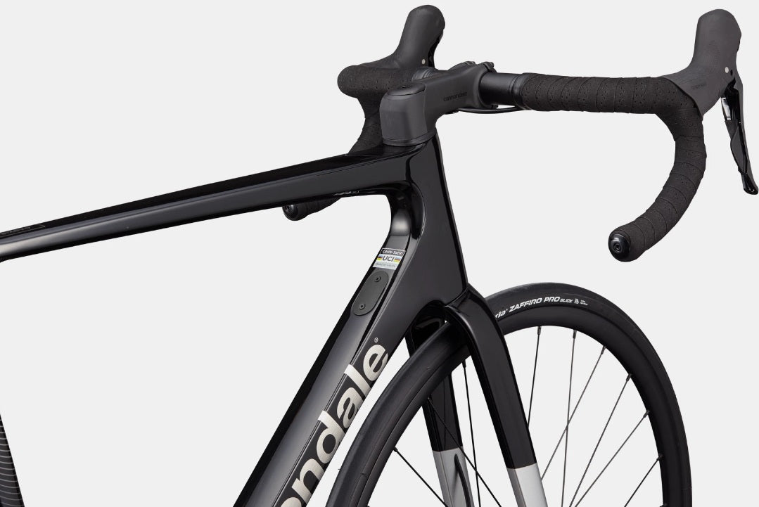 Cannondale SuperSix EVO Carbon 4 Shimano 105 12 Speed Road Bike