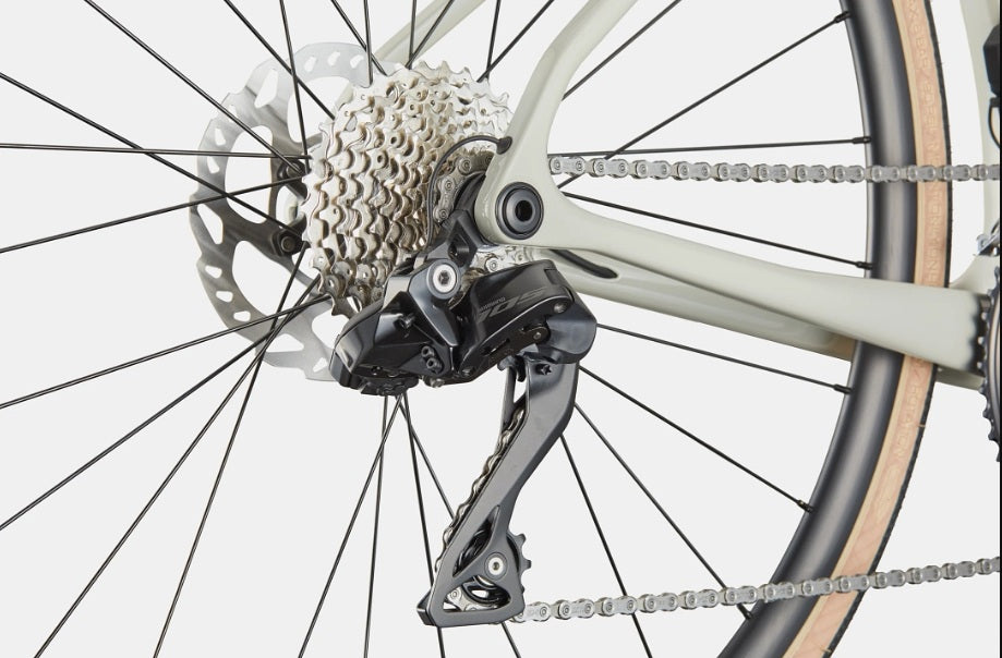 Cannondale Synapse Carbon 4 Shimano 105 Di2 12 Speed Disc Road Bike