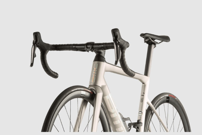 2022 BMC Teammachine SLR01 Five 12-Speed Ultegra Di2 Disc Road Bike